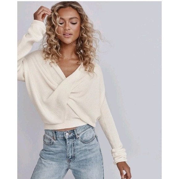 Sweaters - LYR by Splendind Women White Loopknit Surplice Sweater Size Small